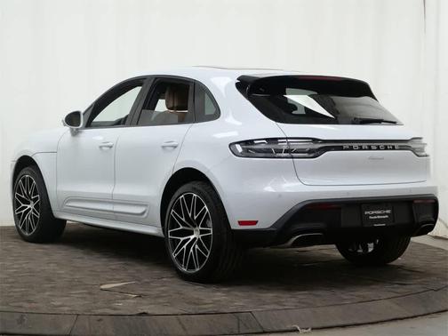 2026 Porsche Macan AWD