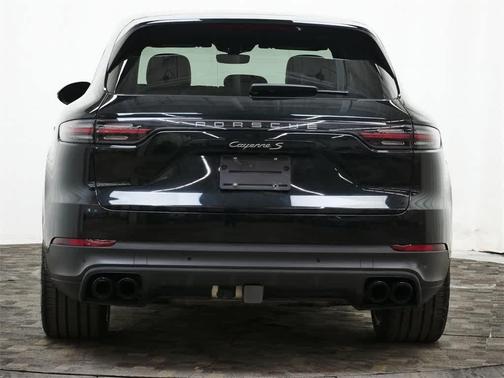 2023 Porsche Cayenne S