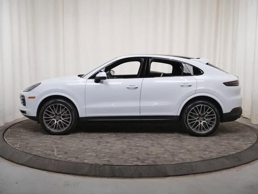 White 2023 Porsche Cayenne S
