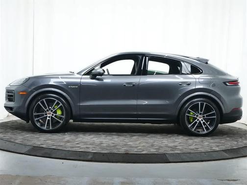 2025 Porsche Cayenne S
