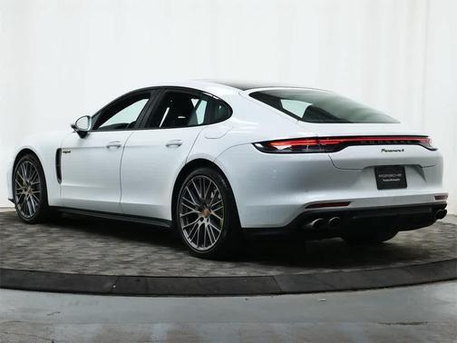 2023 Porsche Panamera AWD