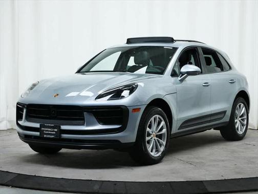 2025 Porsche Macan Base