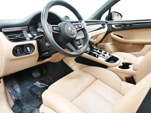 2023 Porsche Macan T