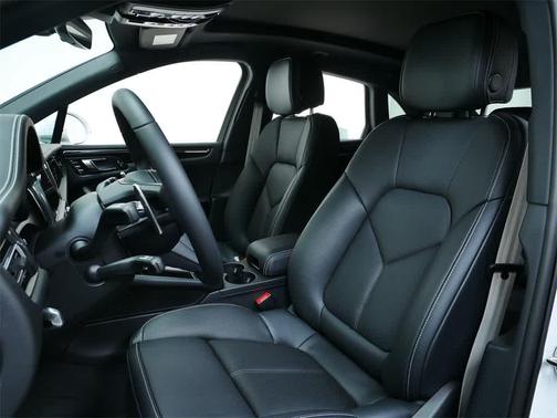 2025 Porsche Macan S