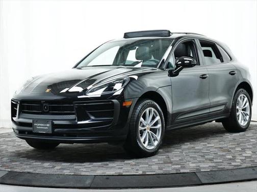 2025 Porsche Macan Base