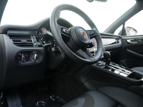 2025 Porsche Macan T