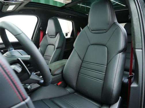 2026 Porsche Cayenne GTS