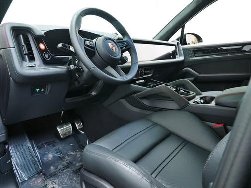 2026 Porsche Cayenne GTS