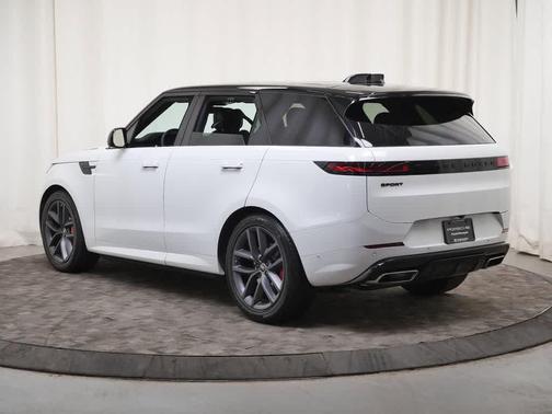 2024 Land Rover Range Rover Sport SE