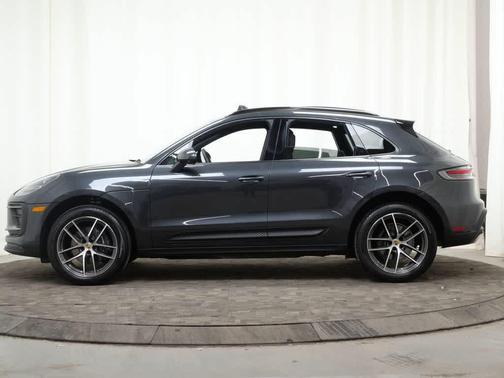 2025 Porsche Macan AWD