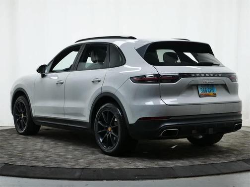 2022 Porsche Cayenne Cayenne