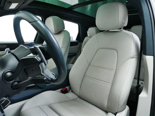 2022 Porsche Cayenne Cayenne