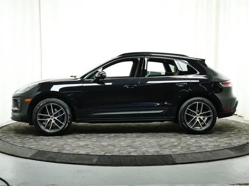 2025 Porsche Macan AWD