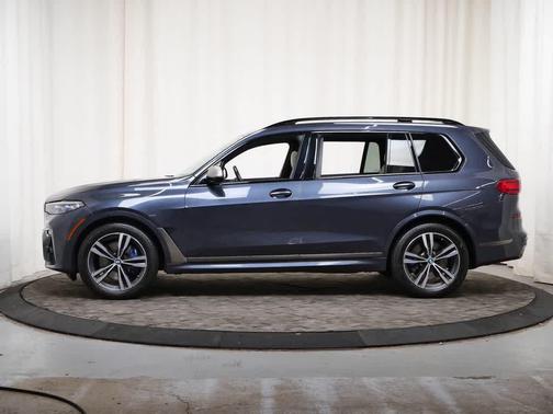 Arctic Grey Metallic 2022 BMW X7 M50i
