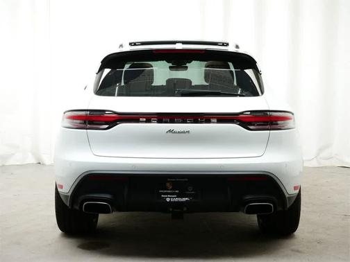 2025 Porsche Macan AWD