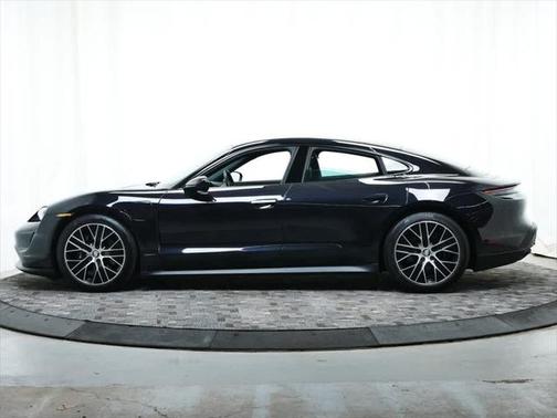 2022 Porsche Taycan RWD