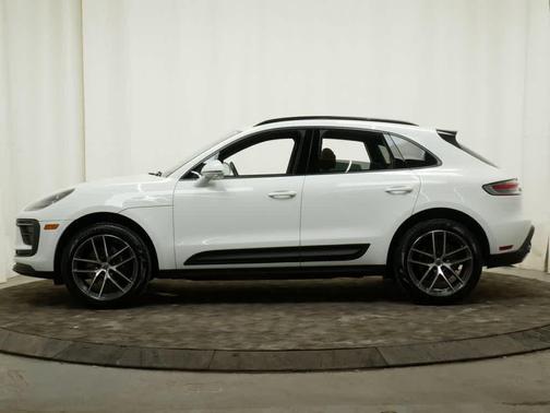 2025 Porsche Macan AWD