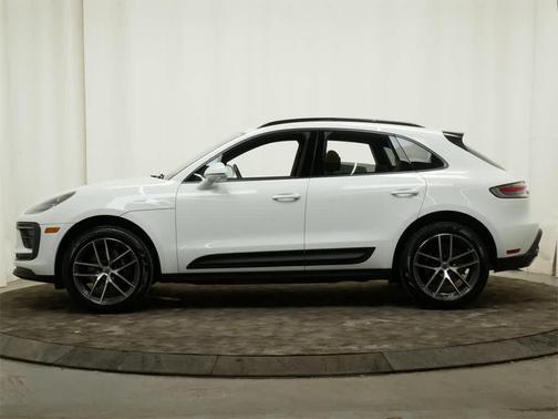 2025 Porsche Macan AWD