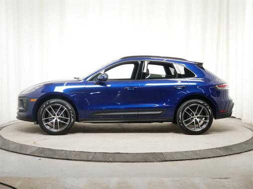 2025 Porsche Macan AWD