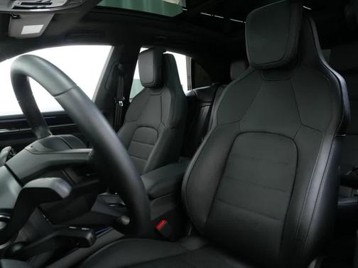 2025 Porsche Macan Macan Electric 4