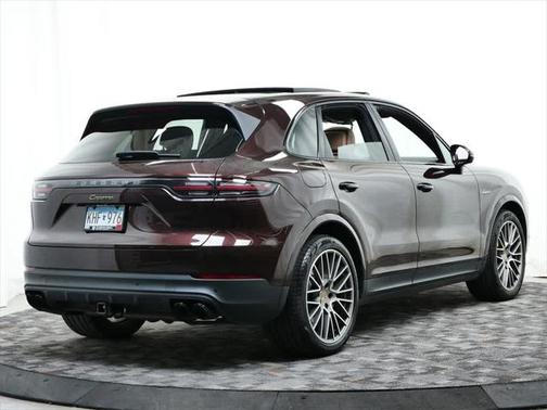 2023 Porsche Cayenne E-Hybrid S