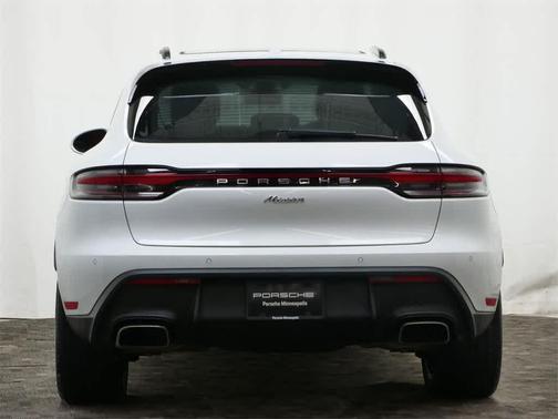 2025 Porsche Macan AWD