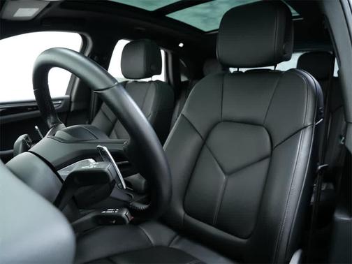 2025 Porsche Macan AWD