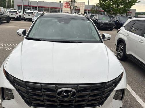 White 2024 Hyundai TUCSON Limited