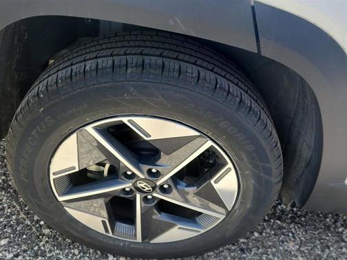 White 2025 Hyundai TUCSON SEL