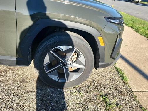 Green 2025 Hyundai TUCSON SEL