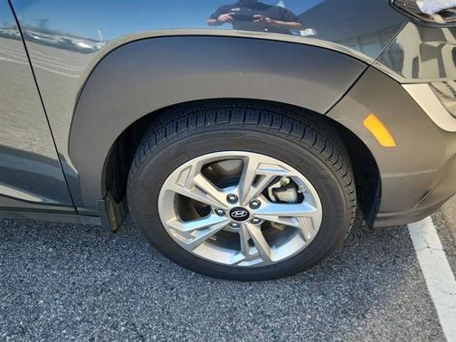 Gray 2022 Hyundai KONA SEL