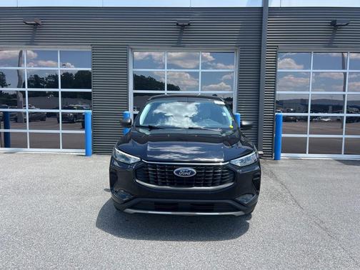 Agate Black Metallic 2025 Ford Escape Active