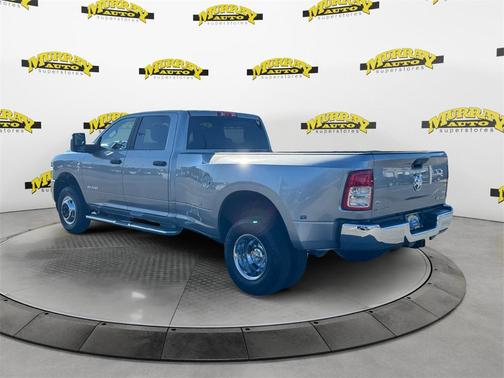 2024 RAM 3500 Big Horn Crew Cab 4x4 8' Box