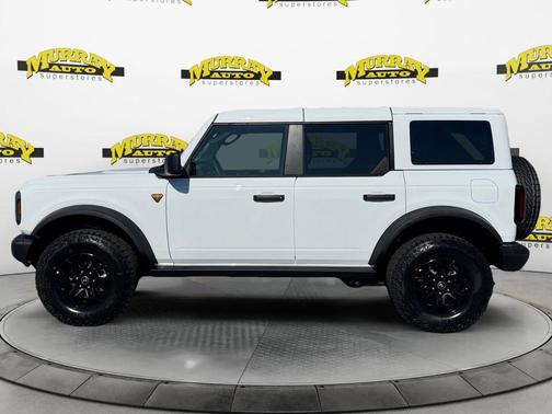 Oxford White 2026 Ford Bronco Badlands