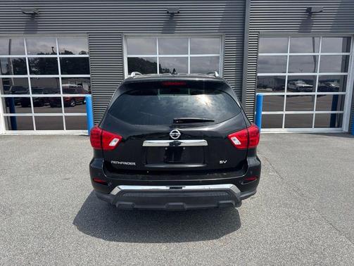 Magnetic Black Pearl 2019 Nissan Pathfinder SV