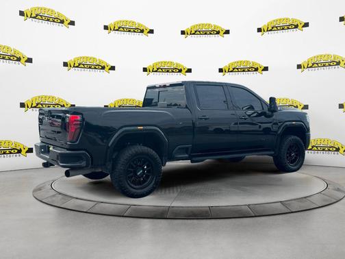 Onyx Black 2024 GMC Sierra 2500 AT4