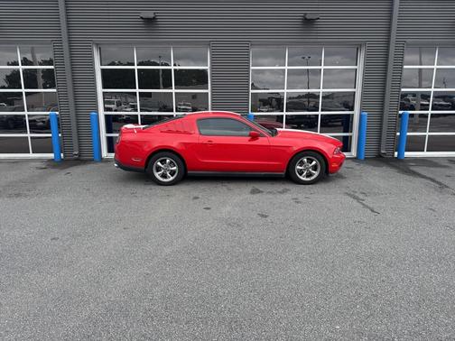2011 Ford Mustang V6