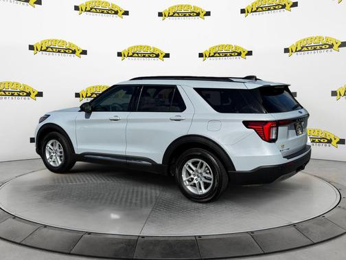Space White Metallic 2025 Ford Explorer Active