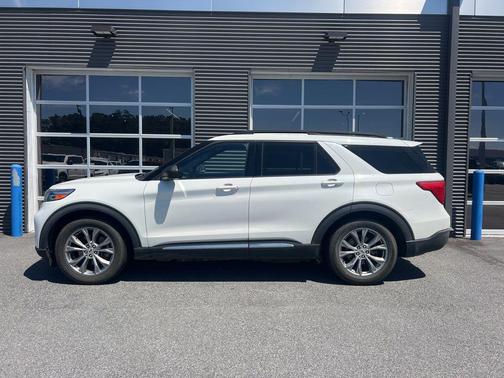 Star White Metallic Tri-Coat 2020 Ford Explorer XLT