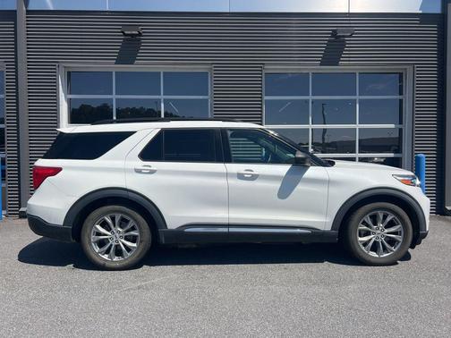Star White Metallic Tri-Coat 2020 Ford Explorer XLT