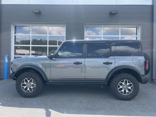 Carbonized Gray Metallic 2025 Ford Bronco Badlands