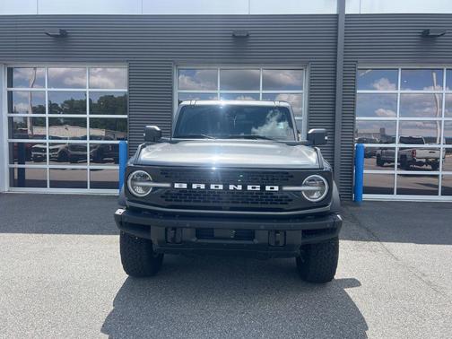 Carbonized Gray Metallic 2025 Ford Bronco Badlands