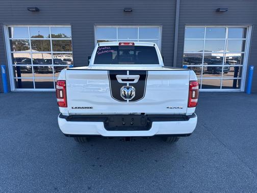 2024 RAM 2500 Laramie Crew Cab 4x4 6'4' Box