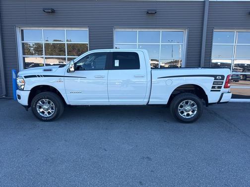 2024 RAM 2500 Laramie Crew Cab 4x4 6'4' Box