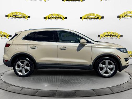 Ivory Pearl 2018 Lincoln MKC Premiere