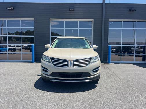 Ivory Pearl 2018 Lincoln MKC Premiere