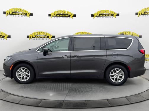 Granite Crystal Metallic Clearcoat 2023 Chrysler Voyager LX