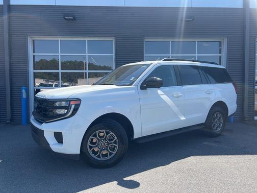 Oxford White 2025 Ford Expedition Active