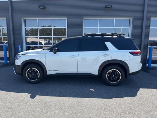2025 Nissan Pathfinder Rock Creek 4WD