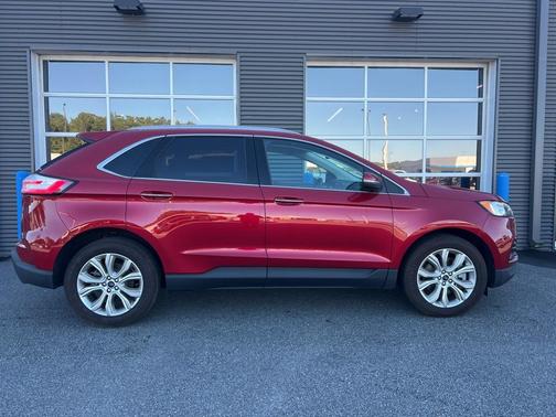 2021 Ford Edge Titanium